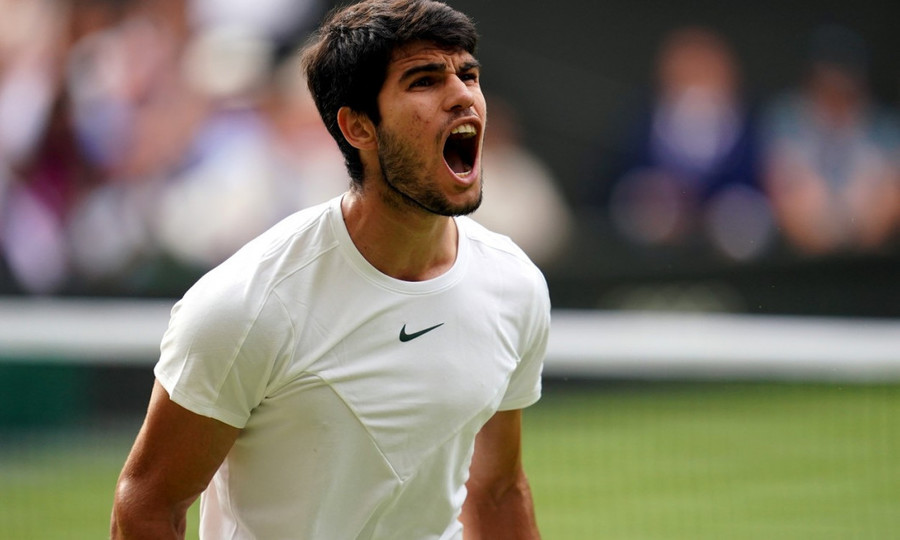 Alcaraz îl răpune dramatic pe Djokovic şi câştigă la Wimbledon al doilea Mare Şlem din carieră