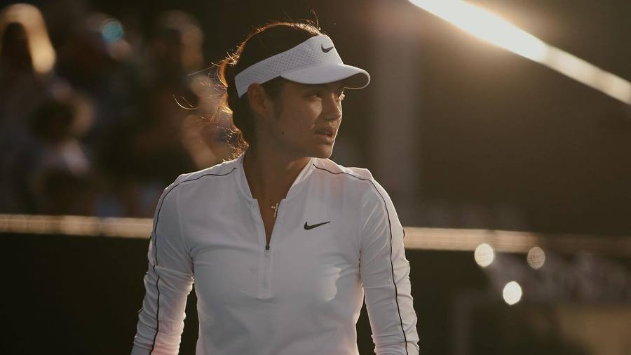 Emma Răducanu revine în circuitul WTA şi obţine o victorie palpitantă în faţa Gabrielei Ruse