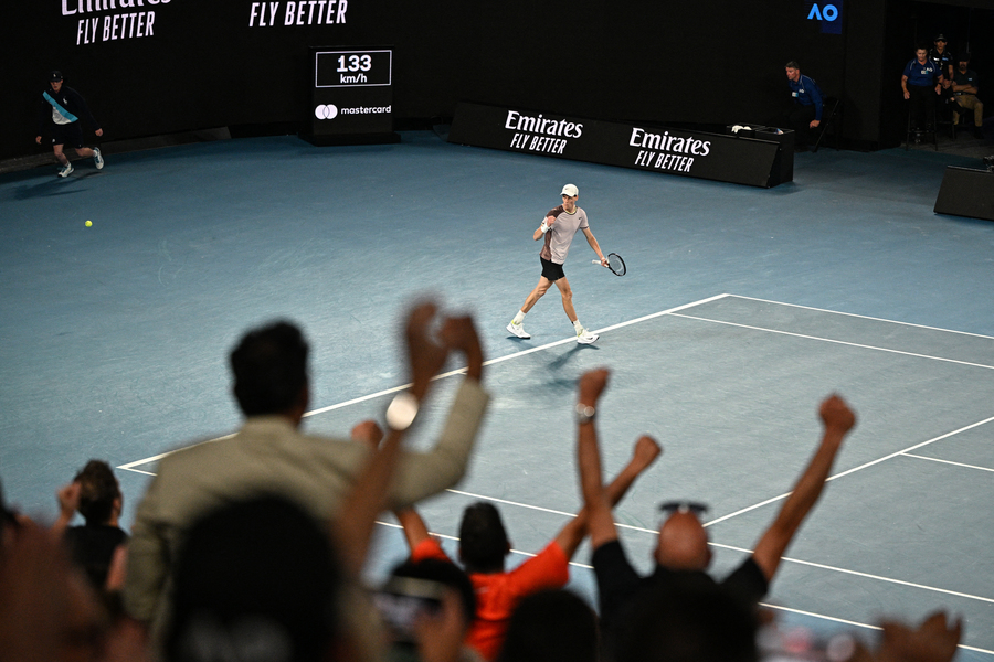 Finală de poveste la Australian Open! Jannik Sinner revine de la 2-0 la seturi şi câştigă primul grand slam al carierei