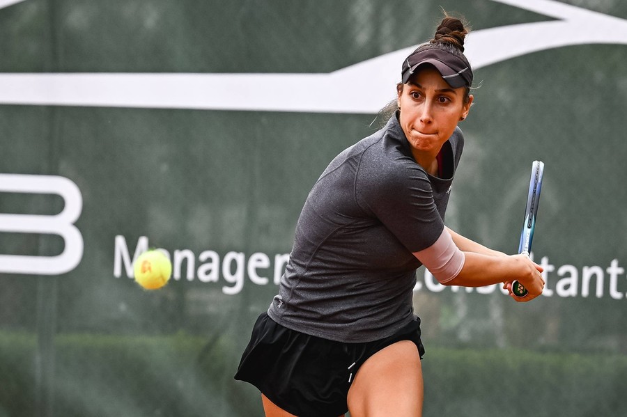 Cristina Dinu e la un meci de calificarea pe tabloul principal de la Roland Garros