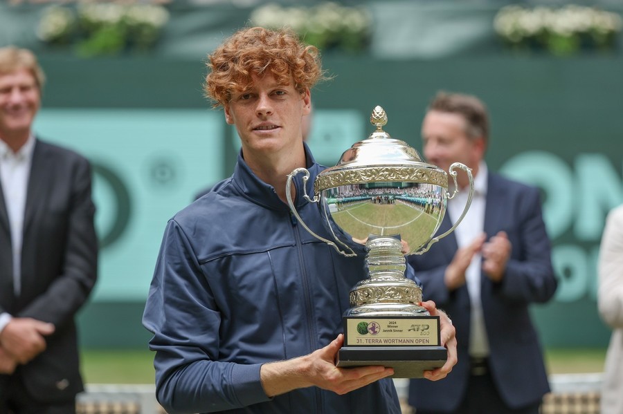 VIDEO | Jannik Sinner a câştigat la Halle. Italianul a disputat primul turneu din postura de lider ATP