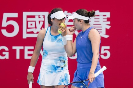 Monica Niculescu şi Gabriela Ruse au câştigat turneul de categorie WTA 125 din Hong Kong la dublu