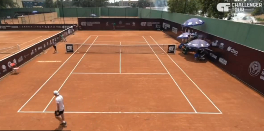 Doi jucători, surprinşi în timpul meciului de la la Brazzaville Challenger de un exerciţiu militar nereuşit 