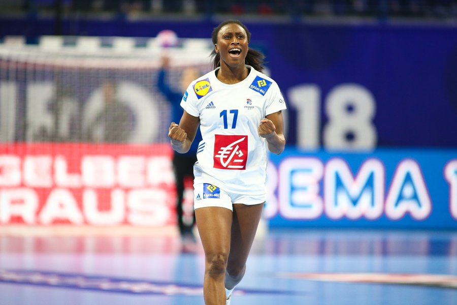 Campioană europeană şi mondială cu naţionala Franţei, Siraba Dembele a semnat cu CSM Bucureşti