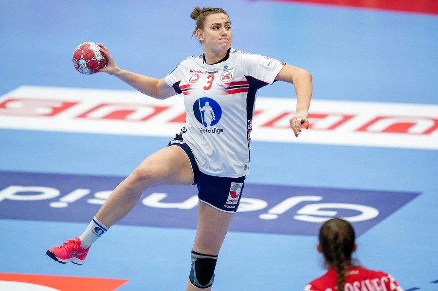 Transfer stelar în handbalul românesc! Emilie Arntzen, prezentată oficial