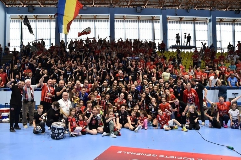Gloria Bistriţa, campioană naţională în premieră. Titlul va fi sărbătorit în mijlocul oraşului
