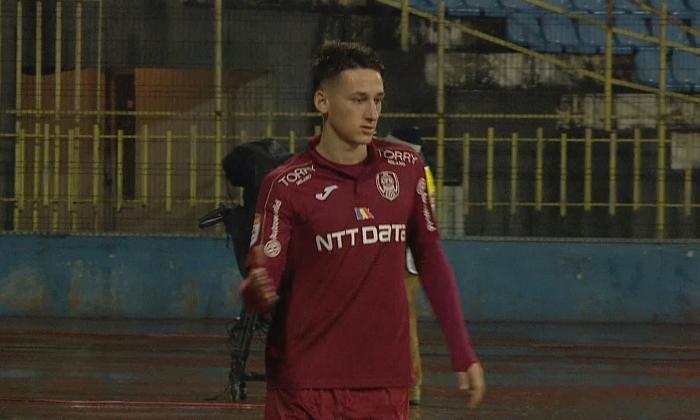 Ce a trăit Alin Fica, schimbat după 30 de secunde de Dan Petrescu în meciul cu Mediaş: ”N-a dormit deloc în noaptea aia, a plâns singur în cameră”