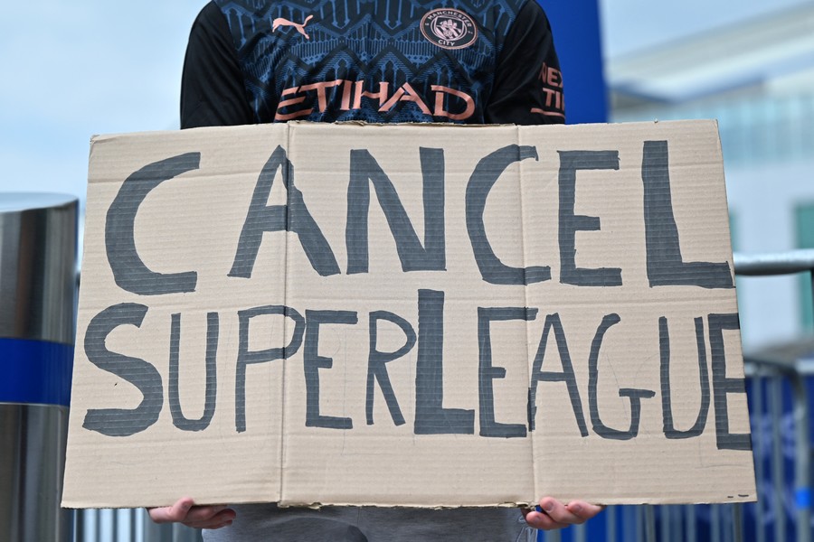 Federaţia Germană de Fotbal cere excluderea din competiţii a cluburilor din Super Liga Europeană