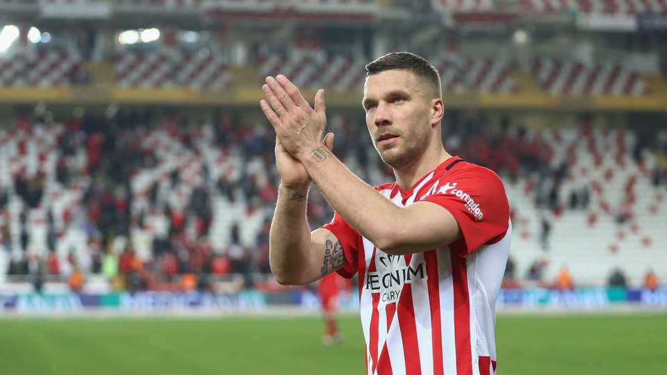 //i0.1616.ro/media/581/3142/38127/20278014/1/podolski-antalyaspor.jpg