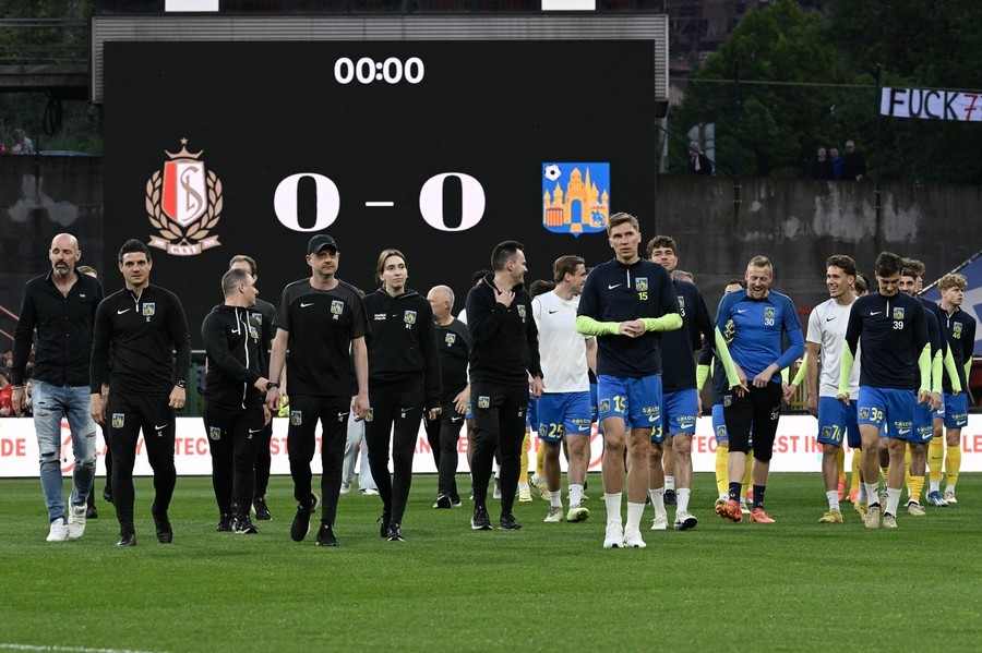 Fanii echipei Standard Liège i-au împiedicat pe jucători să ajungă la stadion, meciul cu Westerlo anulat