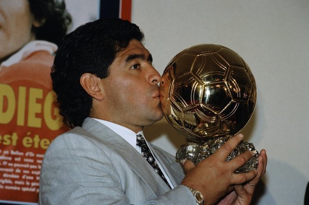 Moştenitorii lui Diego Maradona îşi reclamă drepturile asupra Balonului de Aur furat de la tatăl lor 