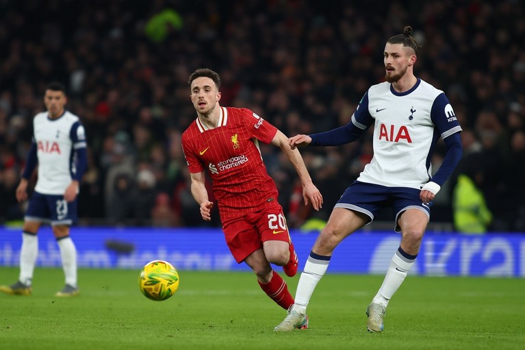 Tottenham – FC Liverpool 1-0. Drăguşin a fost titular în turul semifinalelor Cupei Ligii