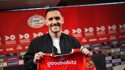 Atacantul Lucas Perez se teme de avion. El a mers 1.700 de kilometri cu maşina pentru a semna cu PSV Eindhoven