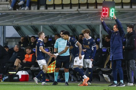 Premieră în fotbalul olandez! Go Ahead Eagles a efectuat 8 schimbări la meciul cu Roda