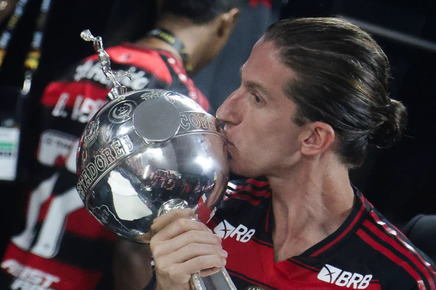Antrenorul lui Flamengo, Filipe Luis, şi-a prelungit contractul cu campioana Braziliei