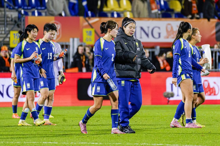 Jucătoarele din naţionala de fotbal a Coreei de Sud ameninţă cu greva din cauza discriminării