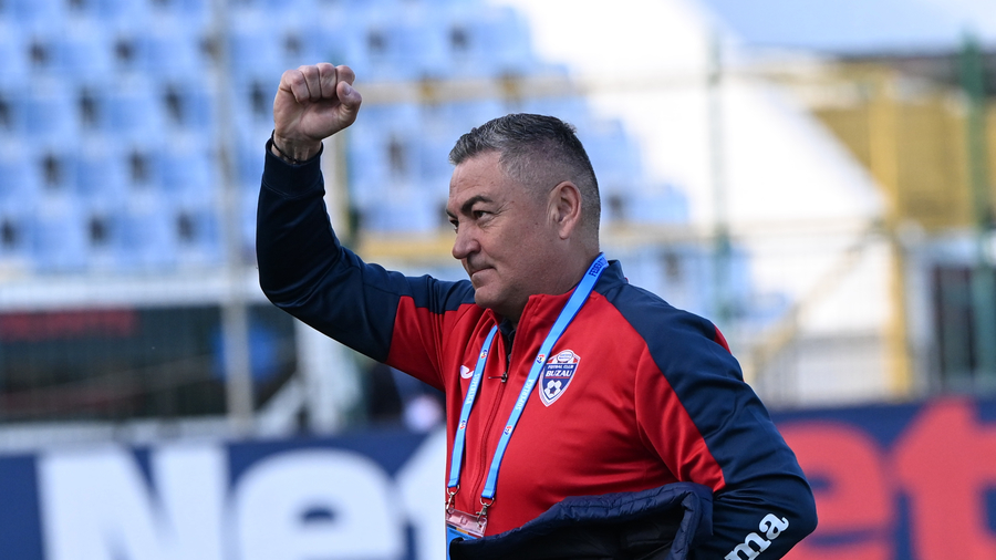 Revenire de senzaţie! Ilie Stan a pus cerneala pe contract şi a semnat

