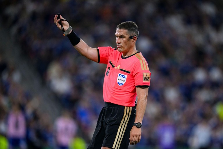 „Îşi revendică cu mândrie originile maghiare”! Reacţia presei din Ungaria după ce Istvan Kovacs a arbitrat meciul cu numărul 1000 la Campionatul Mondial