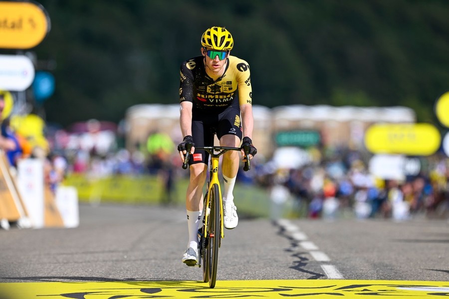 Ciclistul Nathan Van Hooydonck se află în stare critică după un accident de circulaţie