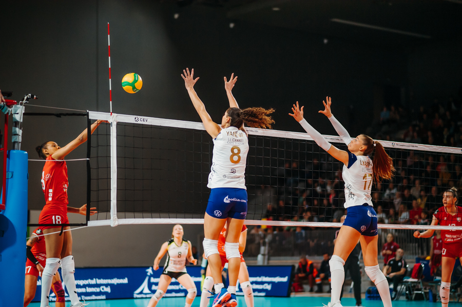 O nouă sală modernă în România! Inaugurarea internaţională s-a făcut cu un meci de Liga Campionilor