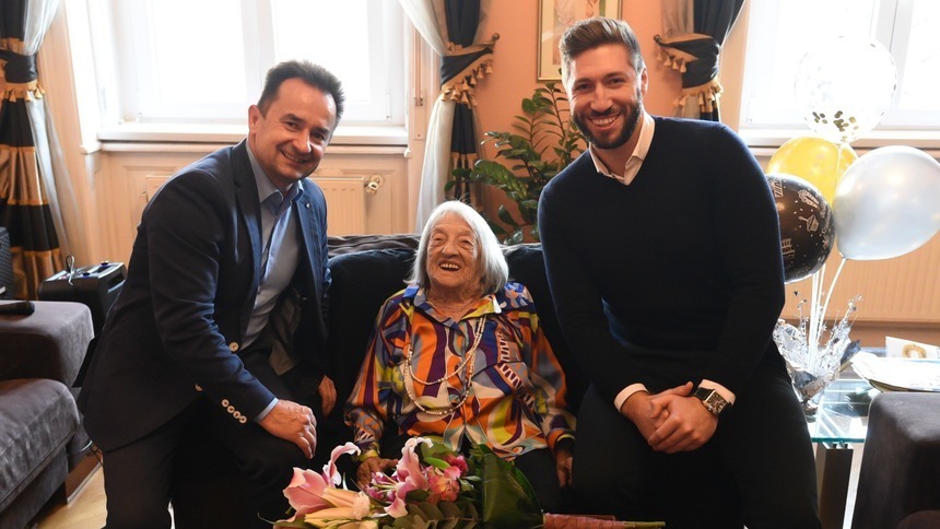 Agnes Keleti, cea mai în vârstă campioană olimpică din lume, a împlinit 103 ani. “Se simte bine pentru vârsta ei”