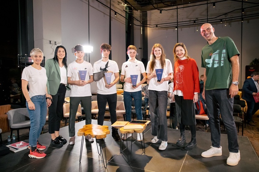Programul GO Scholarship a împlinit doi ani