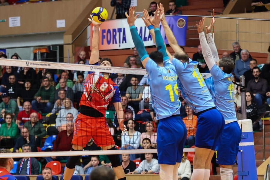 Arcada Galaţi -  Corona Braşov e finala Diviziei A la volei masculin