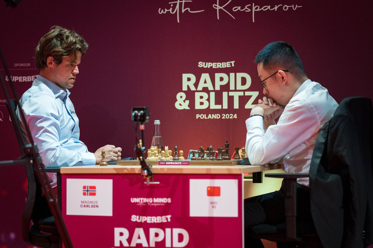 Magnus Carlsen a câştigat etapa Superbet Rapid & Blitz Polonia. Urmează etapa de la Bucureşti a Grand Chess Tour