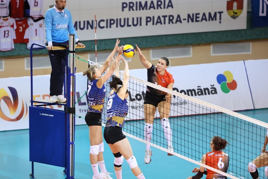 Dinamo Bucureşti, Corona Braşov şi CSM Lugoj, calificate în sferturile Cupei României la volei feminin