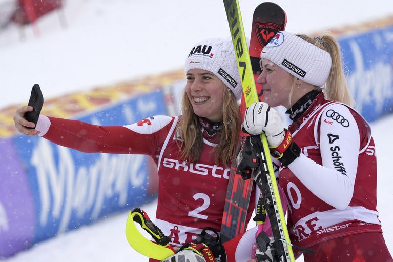 Katharina Truppe s-a impus la slalomul de la Are. Nou record pentru Mikaela Shiffrin