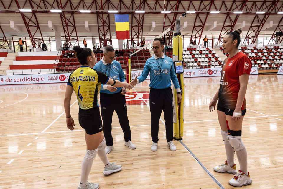 //i0.1616.ro/media/581/3142/38128/22004433/1/cs-dinamo-bucuresti-csm-corona-brasov-divizia-a1-feminin-06-04-2025.jpg
