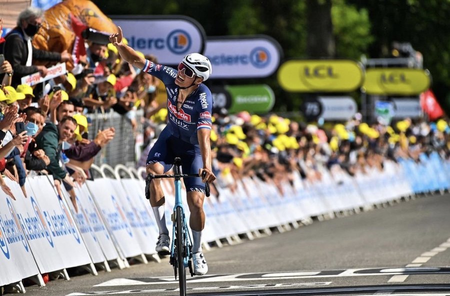 Bolnav de pneumonie, olandezul Mathieu Van der Poel s-a retras de la Turul Franţei