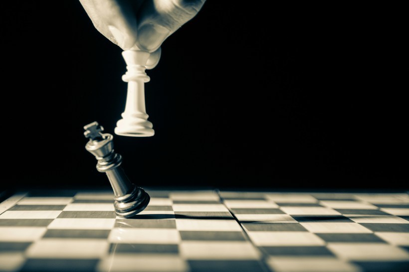 OpenAI l-a învins pe Grok, creat de Elon Musk, la un turneu de şah pentru AI