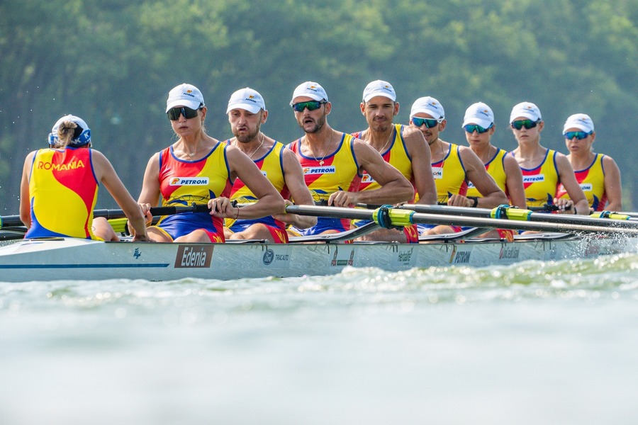Performanţă remarcabilă obţinută de România! Tricolorii au obţinut prima medalie de aur pentru un echipaj de 8+1 mixt la Campionatul Mondial de Canotaj