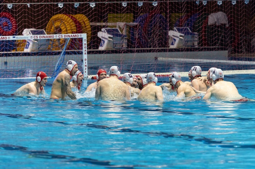 Înfrângeri la limită pentru Steaua Bucureşti şi Dinamo Bucureşti în grupele LEN Euro Cup la polo