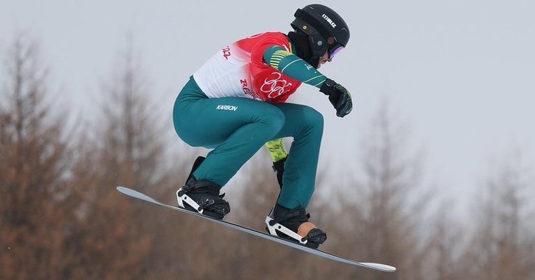 Starul australian de snowboard Cam Bolton, transportat cu elicopterul la spital. El are două fracturi la gât