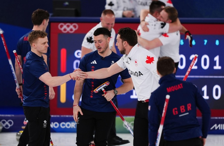 JO de iarnă: Canada, echipă aflată în centrul a două controverse, a câştigat aurul în proba masculină de curling