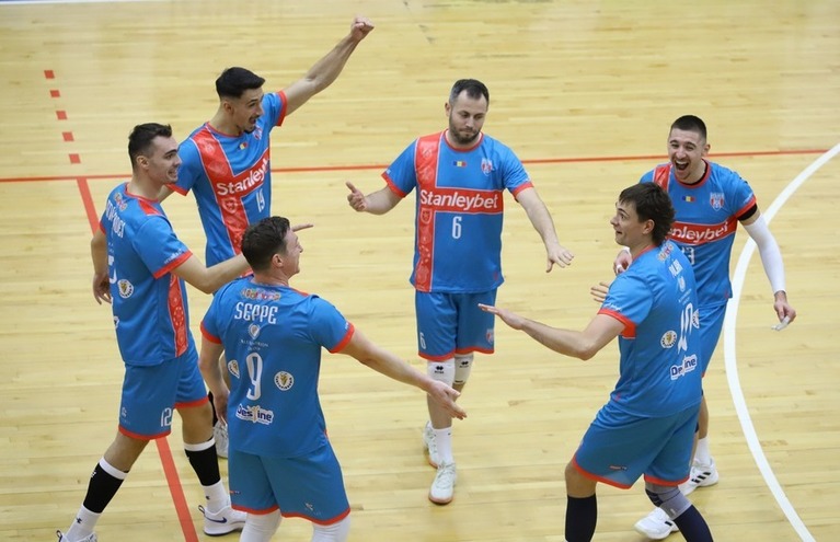 Programul meciurilor din sferturile Diviziei A la volei. Steaua Bucureşti intră de pe locul 1
