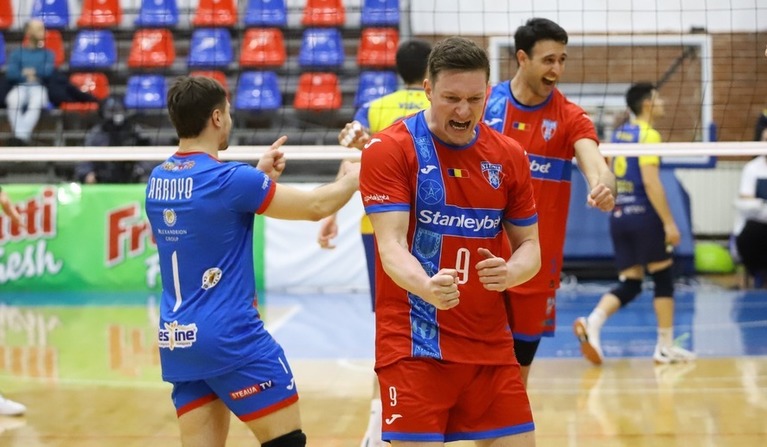 Steaua Bucureşti şi Arcada Galaţi, primele semifinaliste ale Diviziei A la volei masculin