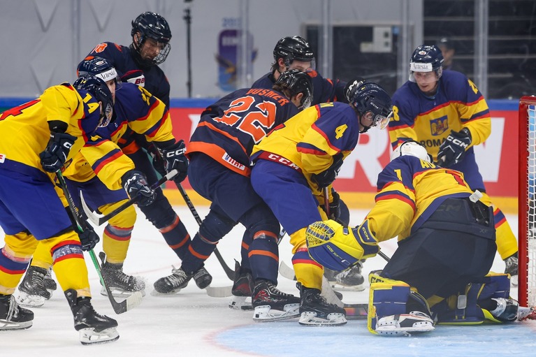 Naţionala României de hochei a obţinut o victorie fără drept de apel, în primul meci de la Campionatul Mondial, Divizia I