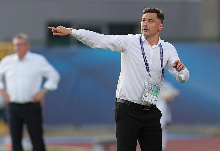 Mirel Rădoi a explicat de ce nu a convocat niciun jucător de la FCSB. ”E clar că în momentul de faţă, şi o spun cu toată sinceritatea, niciunul dintre ei nu poate juca două meciuri”