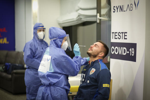 Echipa naţională a revenit de la Oslo. Jucătorii au fost supuşi unei noi testări Covid înainte de meciul cu Austria
