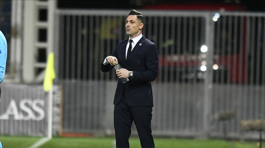 Eric Bicfalvi revine în atenţia lui Mirel Rădoi! Lista preliminară a convocărilor stranierilor pentru meciurile cu Belarus, Norvegia şi Irlanda de Nord. Surprize mari în apărare 
