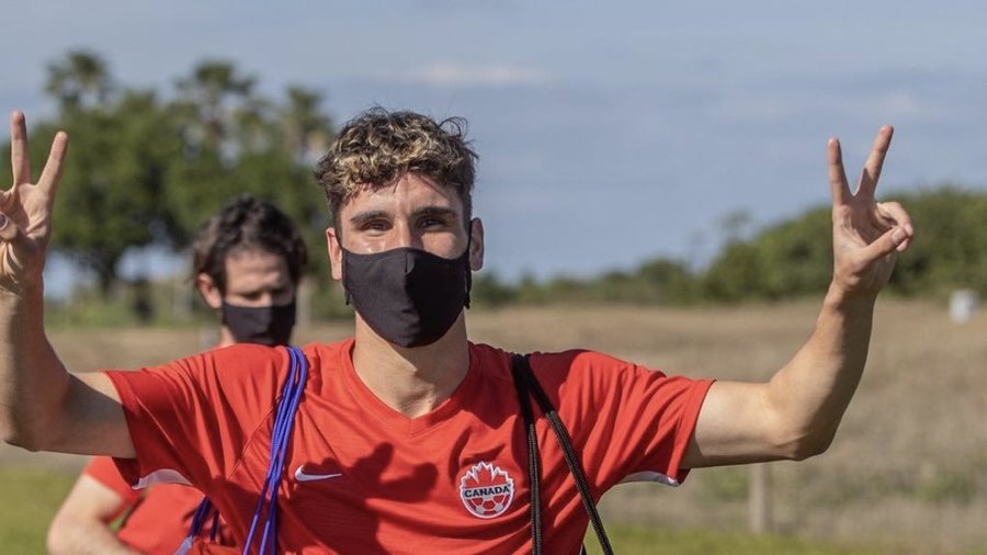 VIDEO | Ce fotbalist a ratat România! Un atacant de 18 ani a debutat pentru Canada şi a înscris la doar patru minute după ce a intrat pe teren