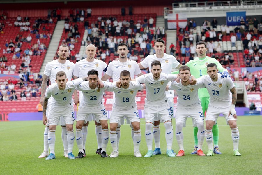 ”E jucător de campionatul Angliei, are 23 de ani, dar are o vitalitate ieşită din comun”. Fotbalistul naţionalei care poate prinde transferul carierei