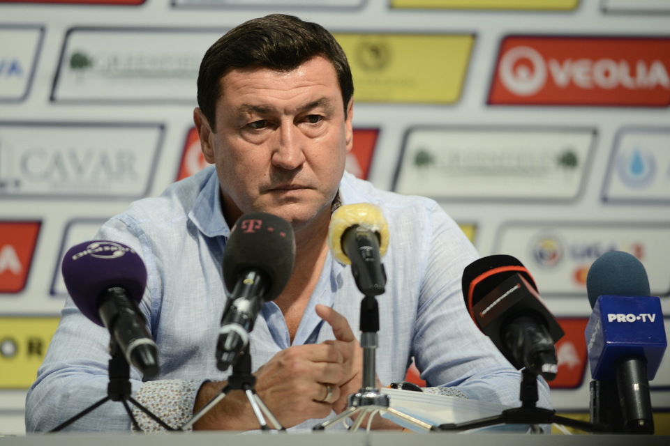 //i0.1616.ro/media/581/3142/38206/20477922/1/prezentare-viorel-moldovan-noul-antrenor-al-fc-petrolul-ploiesti-10-08-2020-4.jpg