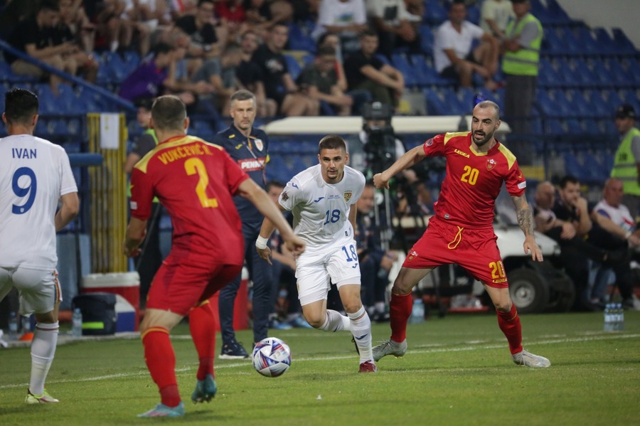 Opinie ǀ Nu avem cu cine! 6 dintre cei 16 fotbalişti folosiţi de selecţioner cu Muntenegru au dezamăgit grav tot sezonul