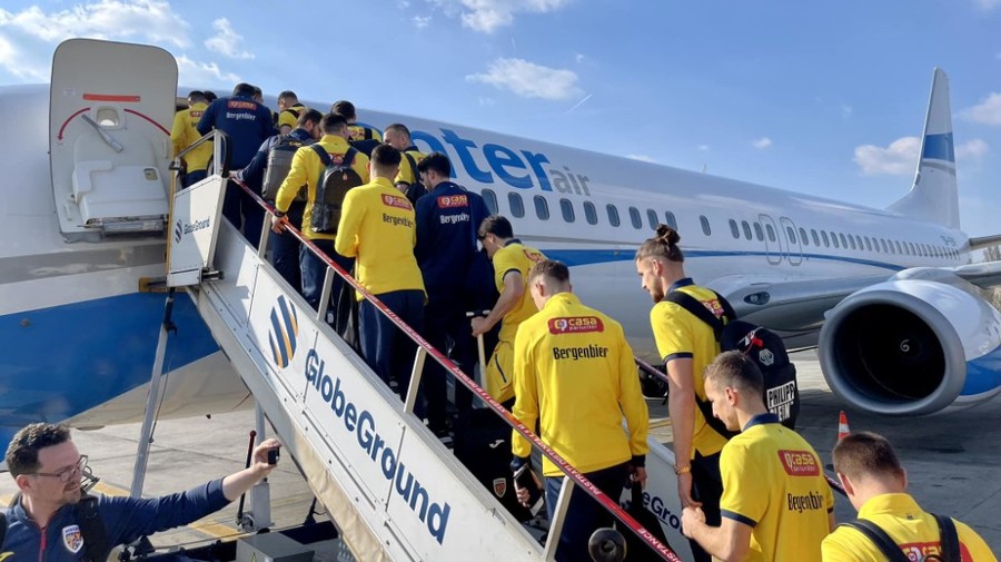 VIDEO | România a plecat în Andorra, pentru primul meci din preliminariile Euro 2024. Deplasare de şapte ore 
