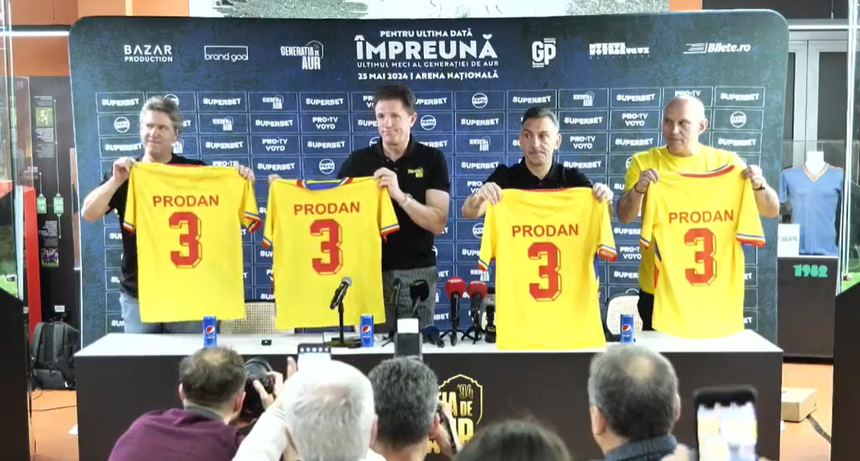 Tricourile de colecţie pentru ultimul meci al Generaţiei de Aur pot fi cumpărate acum de fani