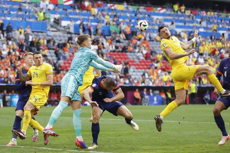 Presa din Ungaria râde de naţionala noastră după eşecul cu Olanda: ”Românii, teribil de slabi! I-au bătut cu 3-0, chiar dacă au jucat la jumătate de turaţie!”

